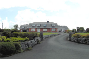 Dolmen House - exterior - ics0m520