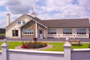 RiverValleyFarmhouse-exterior