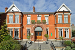 Maples House Hotel - Exterior