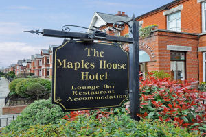 Maples House Hotel - Hotel Sign