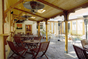 Uppercross House Hotel - Beer Garden