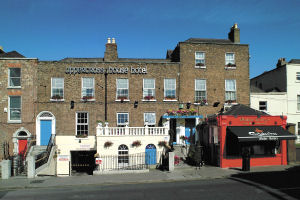 Uppercross House Hotel - Exterior