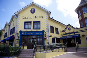 Grand Hotel - Front