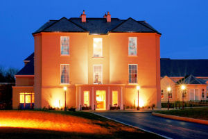 County Arms Hotel and Leisure Club - Hotel Exterior