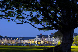 Redcastle Hotel - Hotel by Night