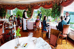 Harveys Point - Dining