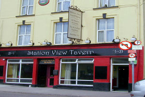 station view house front of house 