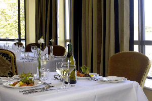 Dinning at the Kenmare Bay