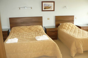 Smugglers Inn - bedroom