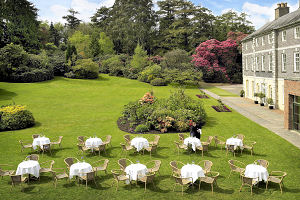 maryborough hotel garden seating 