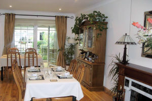 Lorcan Lodge - Breakfast room