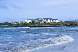 Armada Hotel - Front