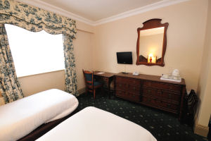 Spanish Arch Hotel - Bedroom