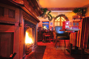 Spanish Arch Hotel - Snug fire