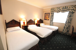 Spanish Arch Hotel - Triple room
