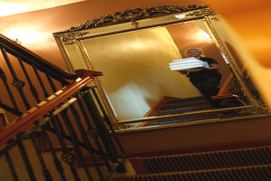 Forster Court Hotel - Staircase