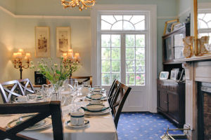 Diningroom 2nd image