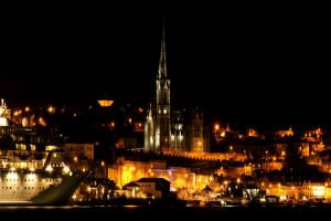 Waters Edge Hotel - Cobh Nightime