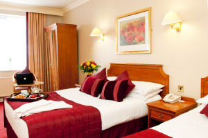 Eyre Square Hotel - Bedroom 