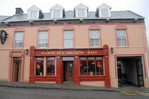 Barr na Sraide - Exterior