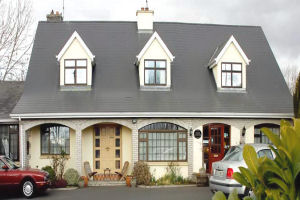 The Laurels Guesthouse - House Front