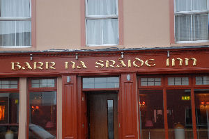 welcome picture of barr na sraide inn