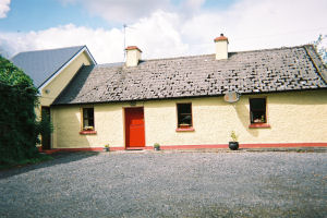Lynchs Cottage - Exterior