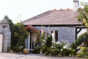 CaheroyanHouse1BED-exterior