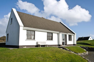 Spiddal Holiday Homes - image 1