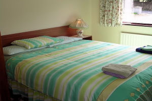 tuleen-bedroom