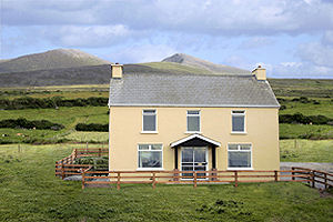 fortfarmhouse-exterior