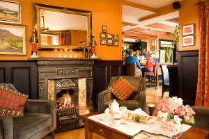 Victoria House Hotel - Bar area