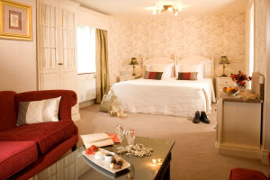 Victoria House Hotel - Deluxe bedroom 