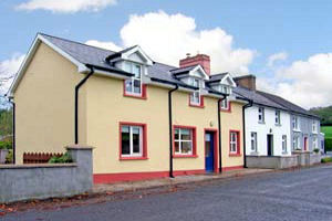 Cloonbeg Cottages outside image  SES0091801