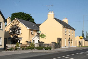 Marlinstown Court - front - its0w789