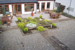 Newgrange Lodge - Courtyard