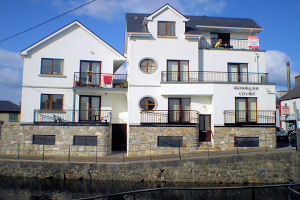 Donegan Court- Court Frontal 