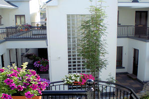 Donegan Court- EntranceFlowers