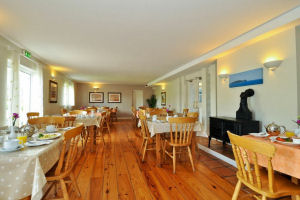 Dining - HOS010039