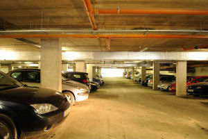 Metro Hotel - Car park