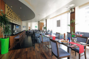 Metro Hotel - Restaurant Bar