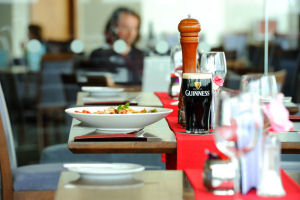 Metro Hotel - Restaurant food