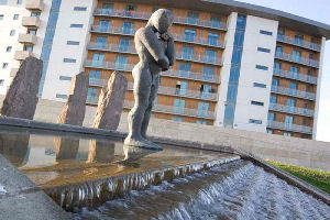Statue 