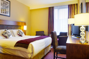 Maldron Hotel Parnell Square bedroom