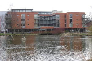 I:\Basic listing images\12lakesidewalk-exterior.jpg
