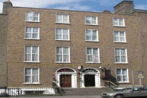 Avondale Guesthouse - Exterior by day