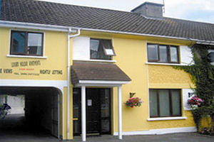 Arch house bed and breakfast outside ITSW2123