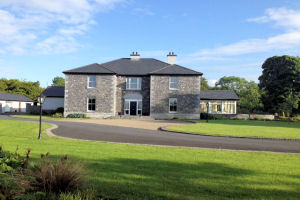 Coill Dara - Exterior