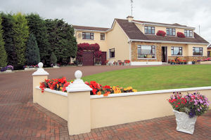 Lynolan-Pic of House-