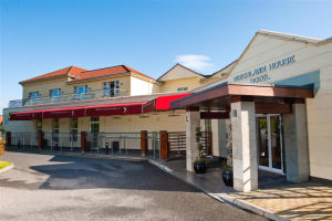 Beechlawn House Hotel - Hotel exterior